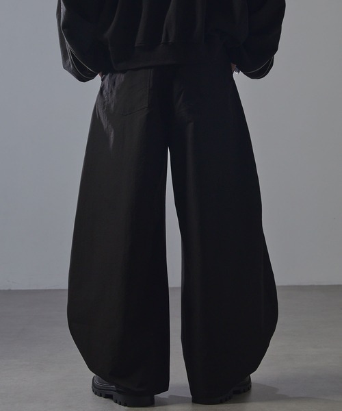 ANEDIST（アンディスト）の「Transform wide balloon pants / トランスフォームワイドバルーンパンツ（その他パンツ・メンズ・ブラック/チャコールグレー・L/M）」の8枚目の写真