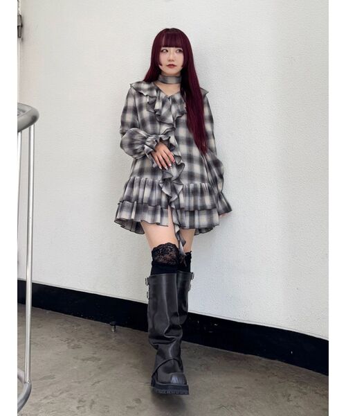 jouetie(ジュエティ)の「ラッフルフリルネルチュニックシャツワンピース(ワンピース・レディース・ブラック/ブラウン・MEDIUM)」の12枚目の写真
