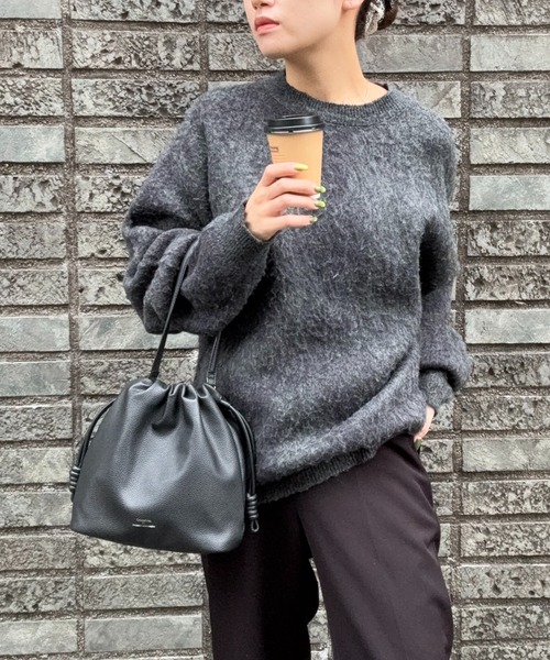 DRAW（ドロー）の「DRAW(ドロー) / ドローストリング バッグ スモール【シュリンクビーガンレザー】（ショルダーバッグ・レディース・ブラック/グレー・SMALL）」の13枚目の写真