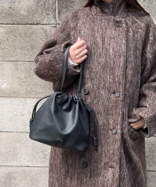 DRAW（ドロー）の「DRAW(ドロー) / ドローストリング バッグ スモール【シュリンクビーガンレザー】（ショルダーバッグ・レディース・ブラック/グレー・SMALL）」の14枚目の写真