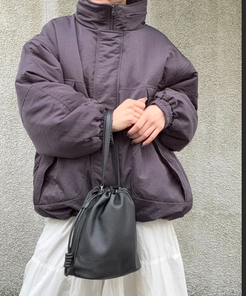 DRAW（ドロー）の「DRAW(ドロー) / ドローストリング バッグ スモール【シュリンクビーガンレザー】（ショルダーバッグ・レディース・ブラック/グレー・SMALL）」の19枚目の写真