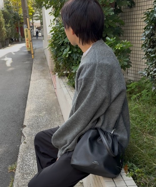 DRAW（ドロー）の「DRAW(ドロー) / ドローストリング バッグ スモール【シュリンクビーガンレザー】（ショルダーバッグ・レディース・ブラック/グレー・SMALL）」の22枚目の写真