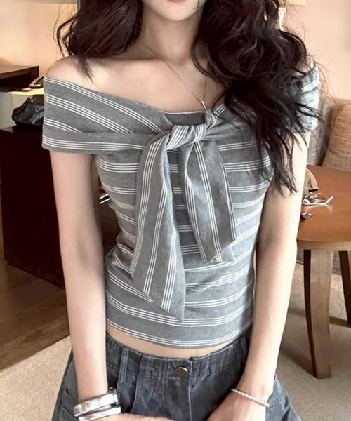 LYEON(リヨン)の「リボンオフショルボーダートップス(Tシャツ/カットソー・レディース・グレー・MEDIUM)」の1枚目の写真