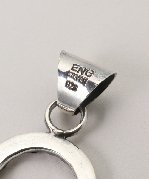 Spick & Span（スピックアンドスパン）の「ERICKA NICOLAS BEGAY/エリッカ ニコラス ビゲイ NAJA1（チャーム・レディース・シルバー・FREE）」の3枚目の写真