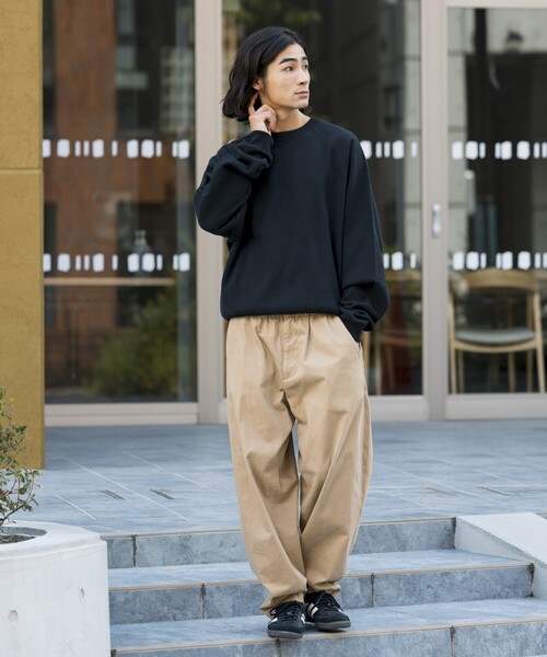 FREAK'S STORE(フリークスストア)の「限定展開 12oz Short Length ヘビーウェイト ラグランスリーブ スウェット/ショート丈(スウェット・メンズ・ブラック/ネイビー/アッシュグレー/スミクロ/杢グレー・SMALL/MEDIUM/LARGE)」の13枚目の写真