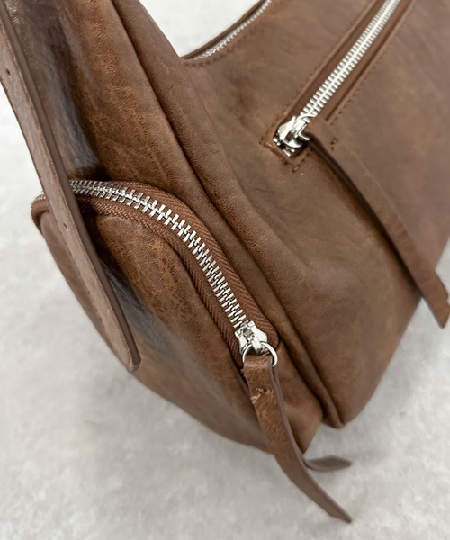 archives（アルシーヴ）の「サイドポケットワンハンドルバッグ（ハンドバッグ・レディース・ワイン/ブラック/ブラウン・FREE）」の12枚目の写真