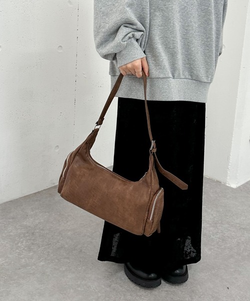 archives（アルシーヴ）の「サイドポケットワンハンドルバッグ（ハンドバッグ・レディース・ワイン/ブラック/ブラウン・FREE）」の16枚目の写真