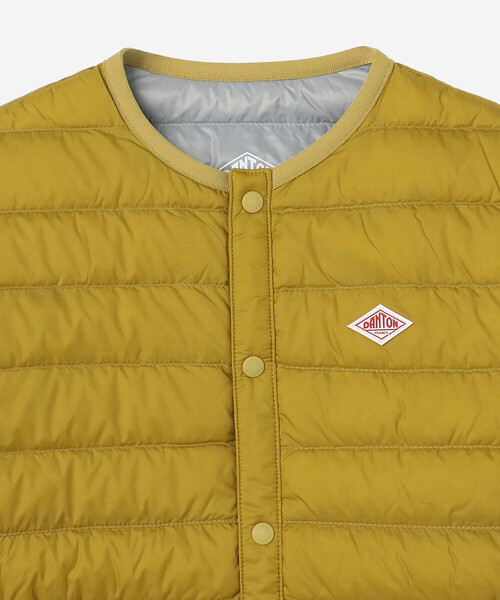 DANTON（ダントン）の「DANTON | キッズ インナー ナイロンタフタ クルーネックダウンジャケット（ダウンジャケット/コート・キッズ・マスタード/ブラック/オフホワイト・115/105/125/135）」の8枚目の写真