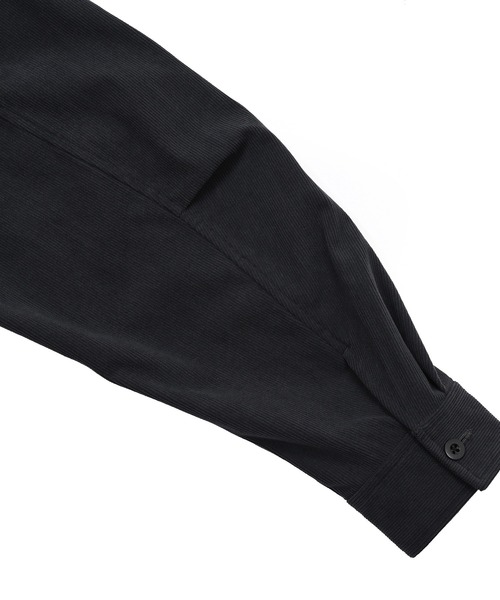 NEW BALANCE（ニューバランス）の「ストレッチコーデュロイジャケット（シャツ/ブラウス・メンズ・グレイッシュベージュ/チャコールグレー・SMALL/MEDIUM/LARGE/X-LARGE/XX-LARGE）」の16枚目の写真