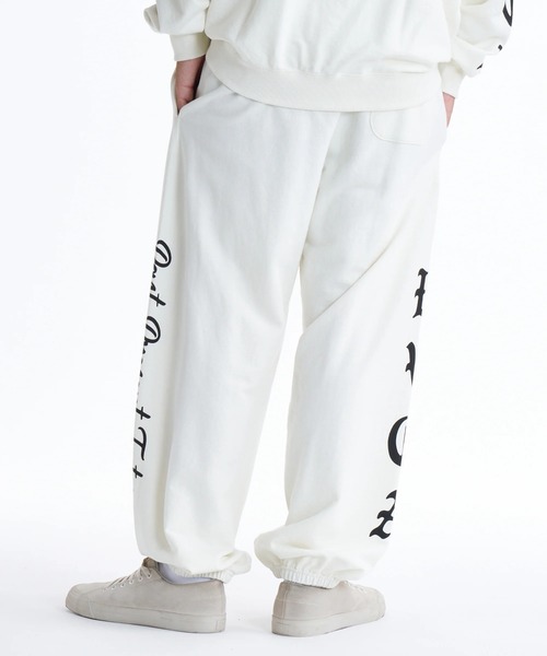 RVCA(ルーカ)の「RVCA メンズ VA WORLD WIDE PT セットアップボトムス 【2025年秋冬モデル】/ルーカサイドロゴプリントウエストゴムスウェットパンツ(SETUP対応可能)(スウェットパンツ・メンズ・オフホワイト/ブラック/ブラウン系その他・SMALL/MEDIUM/LARGE/X-LARGE)」の17枚目の写真