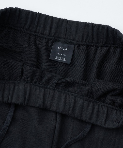 RVCA(ルーカ)の「RVCA メンズ VA WORLD WIDE PT セットアップボトムス 【2025年秋冬モデル】/ルーカサイドロゴプリントウエストゴムスウェットパンツ(SETUP対応可能)(スウェットパンツ・メンズ・オフホワイト/ブラック/ブラウン系その他・SMALL/MEDIUM/LARGE/X-LARGE)」の13枚目の写真