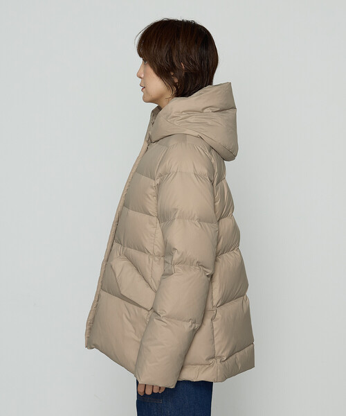 COMME CA Wardrobe（コムサワードローブ）の「【WEB限定：13号】ナイロンタフタ ダウンコート（ダウンジャケット/コート・レディース・ブラック/ベージュ・13号）」の17枚目の写真