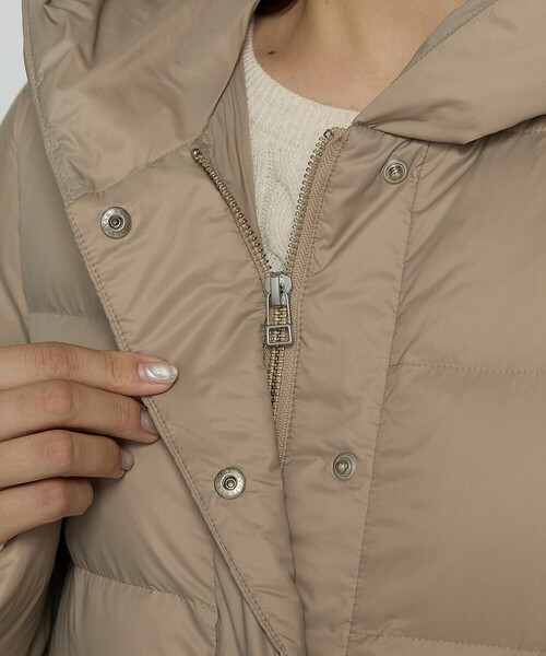 COMME CA Wardrobe（コムサワードローブ）の「【WEB限定：13号】ナイロンタフタ ダウンコート（ダウンジャケット/コート・レディース・ブラック/ベージュ・13号）」の20枚目の写真