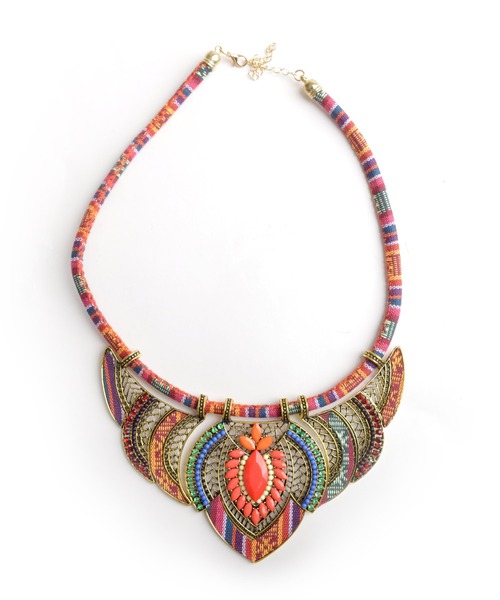 MARAI（マーライ）の「エスニックビジューネックレス（ネックレス・レディース・レッド/ブルー・FREE）」の6枚目の写真