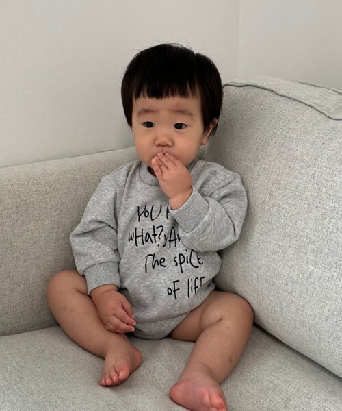 CIAOPANIC TYPY（チャオパニックティピー）の「【BABY】ポイントロゴ刺繍スウェットロンパース（ロンパース・キッズ・グレー/サックスブルー・80）」の4枚目の写真