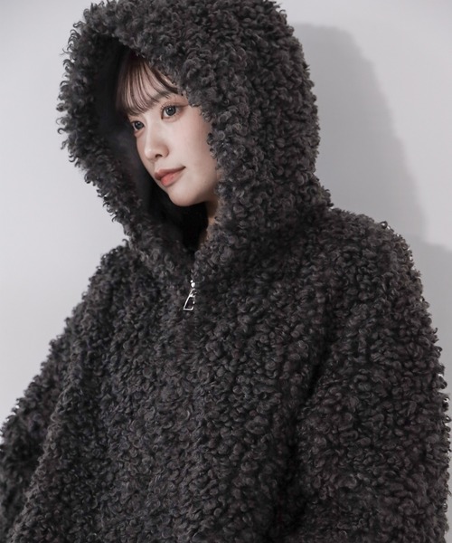 me+em select(ミームセレクト)の「【 2color 】テディボアフーディボリュームミドルコート / teddy boa hoodie volume middle coat(その他アウター・レディース・ブラック/アイボリー・FREE)」の5枚目の写真