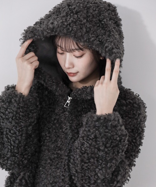 me+em select(ミームセレクト)の「【 2color 】テディボアフーディボリュームミドルコート / teddy boa hoodie volume middle coat(その他アウター・レディース・ブラック/アイボリー・FREE)」の6枚目の写真