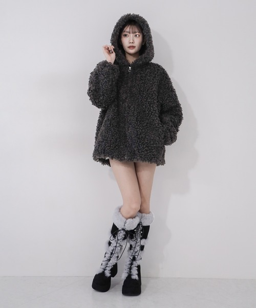 me+em select(ミームセレクト)の「【 2color 】テディボアフーディボリュームミドルコート / teddy boa hoodie volume middle coat(その他アウター・レディース・ブラック/アイボリー・FREE)」の11枚目の写真