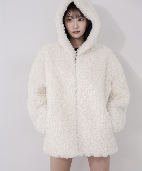me+em select(ミームセレクト)の「【 2color 】テディボアフーディボリュームミドルコート / teddy boa hoodie volume middle coat(その他アウター・レディース・ブラック/アイボリー・FREE)」の17枚目の写真