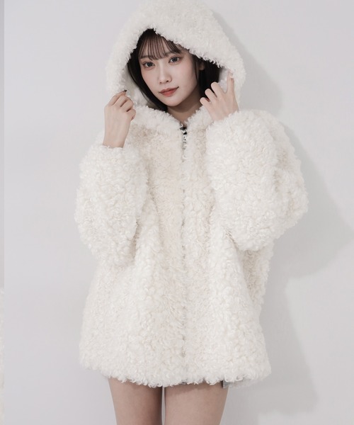 me+em select(ミームセレクト)の「【 2color 】テディボアフーディボリュームミドルコート / teddy boa hoodie volume middle coat(その他アウター・レディース・ブラック/アイボリー・FREE)」の19枚目の写真
