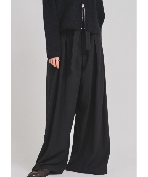 FMiBL(ファミル)の「ウールワイドパンツ(その他パンツ・レディース・ブラック/グレー/ベージュ・SMALL/MEDIUM)」の4枚目の写真