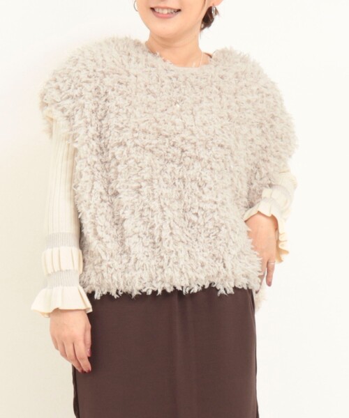 fredy couleur（フレディクルール）の「フェザー2WAYベスト（Tシャツ/カットソー・レディース・ベージュ/ブラック・38）」の7枚目の写真