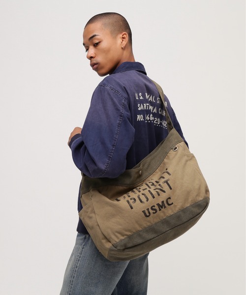 AVIREX（アヴィレックス）の「COATING CANVAS NEWSPAPER BAG "CHERRY POINT" / コーティング キャンバス ニュースペーパーバッグ チェリーポイント / AVIREX / アヴィレックス（ショルダーバッグ・メンズ・オリーブ・FREE）」の2枚目の写真
