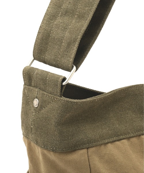 AVIREX（アヴィレックス）の「COATING CANVAS NEWSPAPER BAG "CHERRY POINT" / コーティング キャンバス ニュースペーパーバッグ チェリーポイント / AVIREX / アヴィレックス（ショルダーバッグ・メンズ・オリーブ・FREE）」の9枚目の写真