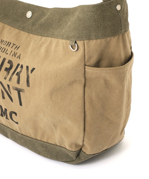 AVIREX（アヴィレックス）の「COATING CANVAS NEWSPAPER BAG "CHERRY POINT" / コーティング キャンバス ニュースペーパーバッグ チェリーポイント / AVIREX / アヴィレックス（ショルダーバッグ・メンズ・オリーブ・FREE）」の11枚目の写真