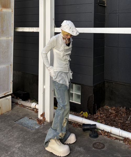 Never mind the XU（ネバーマインドザエックスユー）の「【Never mind the XU】damage flare denim pants / 【ネバーマインド ザ エックスユー】ダメージフレアデニムパンツ  <着用動画あり>（デニムパンツ・メンズ・ブルー・S/M）」の4枚目の写真