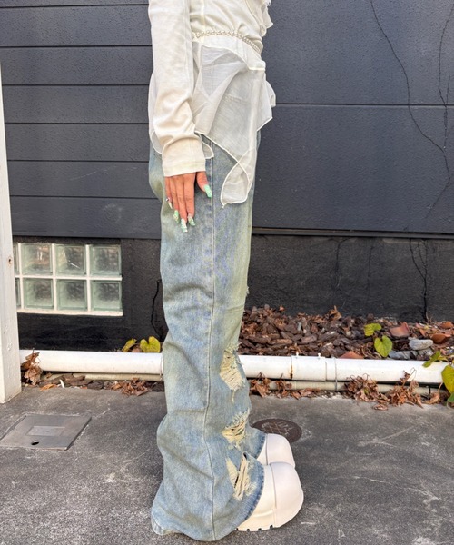 Never mind the XU（ネバーマインドザエックスユー）の「【Never mind the XU】damage flare denim pants / 【ネバーマインド ザ エックスユー】ダメージフレアデニムパンツ  <着用動画あり>（デニムパンツ・メンズ・ブルー・S/M）」の6枚目の写真