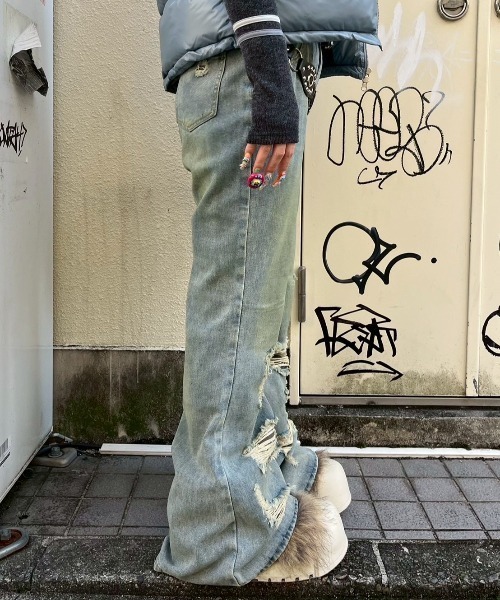 Never mind the XU（ネバーマインドザエックスユー）の「【Never mind the XU】damage flare denim pants / 【ネバーマインド ザ エックスユー】ダメージフレアデニムパンツ  <着用動画あり>（デニムパンツ・メンズ・ブルー・S/M）」の13枚目の写真