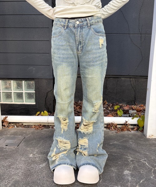 Never mind the XU（ネバーマインドザエックスユー）の「【Never mind the XU】damage flare denim pants / 【ネバーマインド ザ エックスユー】ダメージフレアデニムパンツ  <着用動画あり>（デニムパンツ・メンズ・ブルー・S/M）」の5枚目の写真