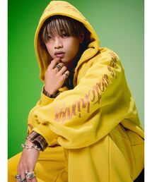 EVRIS | 【PSYCHIC FEVER × EVRIS】シャイニースウェットパーカー　裏起毛(パーカー)