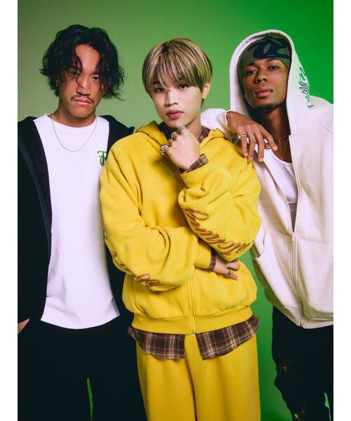 EVRIS(エヴリス)の「【PSYCHIC FEVER × EVRIS】シャイニースウェットパーカー 裏起毛(パーカー・レディース・マスタード/ブラック/グレー・SMALL/MEDIUM)」の10枚目の写真