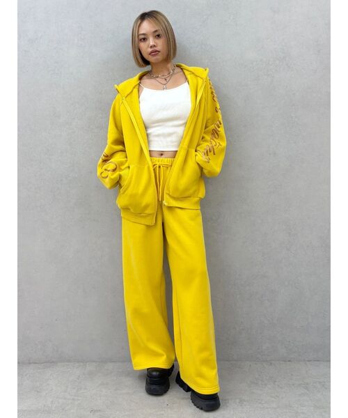 EVRIS(エヴリス)の「【PSYCHIC FEVER × EVRIS】シャイニースウェットパーカー 裏起毛(パーカー・レディース・マスタード/ブラック/グレー・SMALL/MEDIUM)」の18枚目の写真