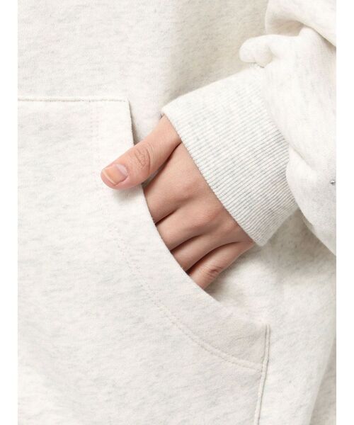 EVRIS(エヴリス)の「【PSYCHIC FEVER × EVRIS】シャイニースウェットパーカー 裏起毛(パーカー・レディース・マスタード/ブラック/グレー・SMALL/MEDIUM)」の8枚目の写真