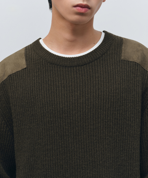 MUSINSA STANDARD（ムシンサスタンダード）の「リブドコマンドニット [カーキ]（ニット/セーター・メンズ・その他・SMALL/MEDIUM/LARGE/X-LARGE/XX-LARGE）」の4枚目の写真