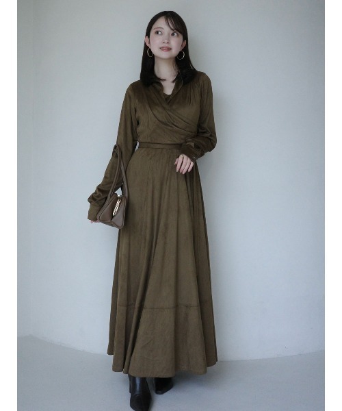 スウェードオープンカラーフレアワンピース（ワンピース）｜anuans（ア