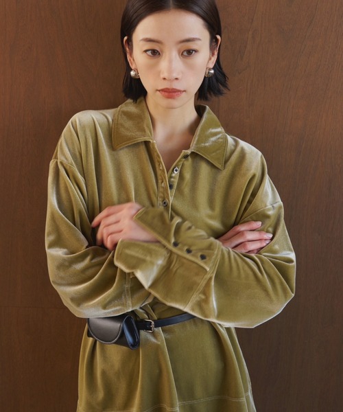 AIC.（エーアイシー）の「ベロアビッグカフスオーバーサイズポロトップス（ポロシャツ・レディース・ブラウン/ライトグリーン・FREE）」の14枚目の写真