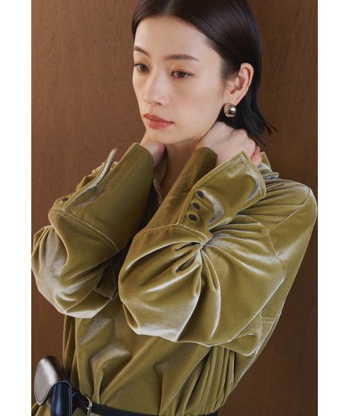 AIC.（エーアイシー）の「ベロアビッグカフスオーバーサイズポロトップス（ポロシャツ・レディース・ブラウン/ライトグリーン・FREE）」の18枚目の写真