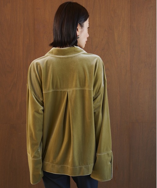 AIC.（エーアイシー）の「ベロアビッグカフスオーバーサイズポロトップス（ポロシャツ・レディース・ブラウン/ライトグリーン・FREE）」の12枚目の写真