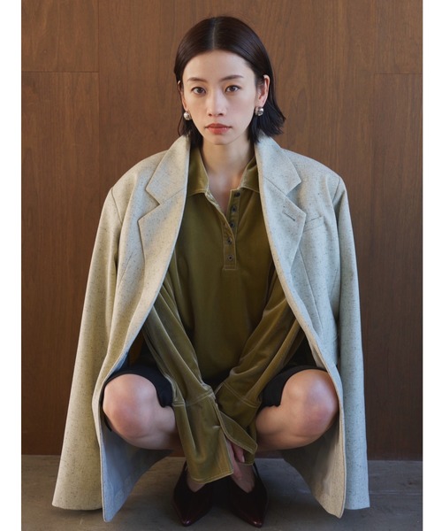 AIC.（エーアイシー）の「ベロアビッグカフスオーバーサイズポロトップス（ポロシャツ・レディース・ブラウン/ライトグリーン・FREE）」の9枚目の写真