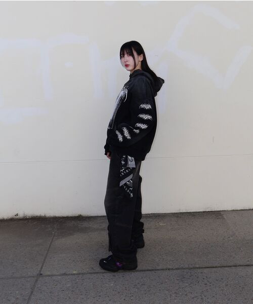 SCHISM INDUCING(スキズムインデューシング)の「EMO HOODIE CHARCOAL(パーカー・レディース・その他・MEDIUM/LARGE)」の18枚目の写真