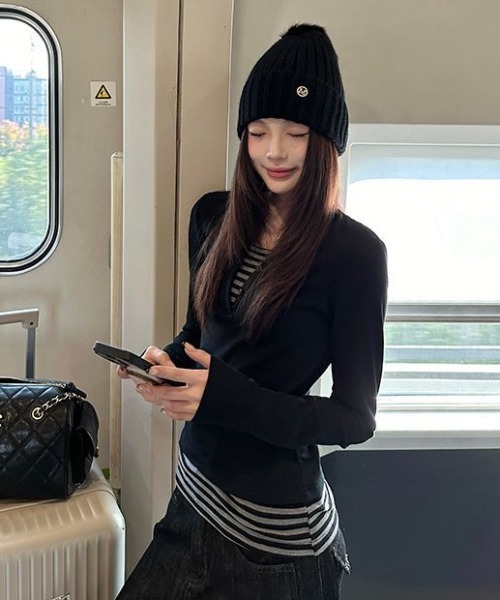 lilful(リルフル)の「【26年春夏新作】ボーダー柄 フェイクレイヤード ヘンリーネックロンT(Tシャツ/カットソー・レディース・ブラック・S/M)」の18枚目の写真