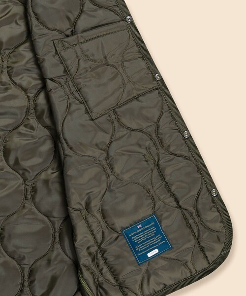 BROOKS BROTHERS（ブルックスブラザーズ）の「Brooks Brothers×LAVENHAM  ミックフィールド　キルティングベスト　Made in UK（ベスト・メンズ・ダークネイビー/オリーブ・SMALL/MEDIUM/LARGE）」の6枚目の写真