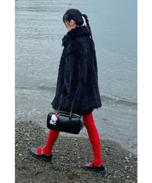 320SHOWROOM（320ショールーム）の「Fake Fur Neckline Hook 4 Button Jacket Black（ムートンコート・レディース・その他・FREE）」の8枚目の写真