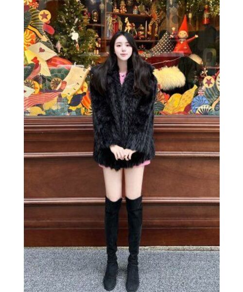320SHOWROOM（320ショールーム）の「Fake Fur Neckline Hook 4 Button Jacket Black（ムートンコート・レディース・その他・FREE）」の12枚目の写真