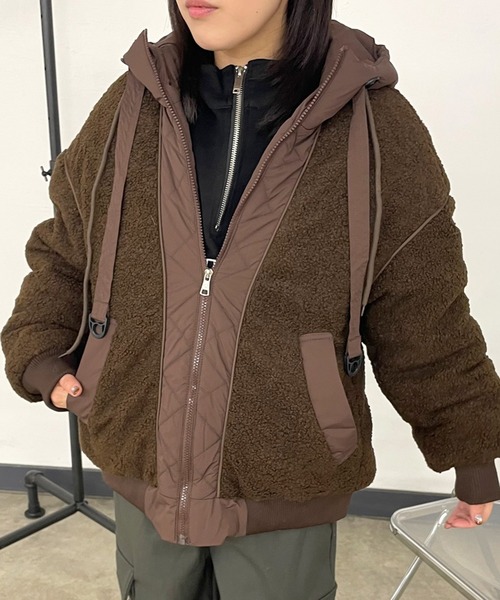 CRB(シーアールビー)の「キルト切替ボアフードブルゾン(ブルゾン・レディース・ブラック/ベージュ/ブラウン・F)」の4枚目の写真
