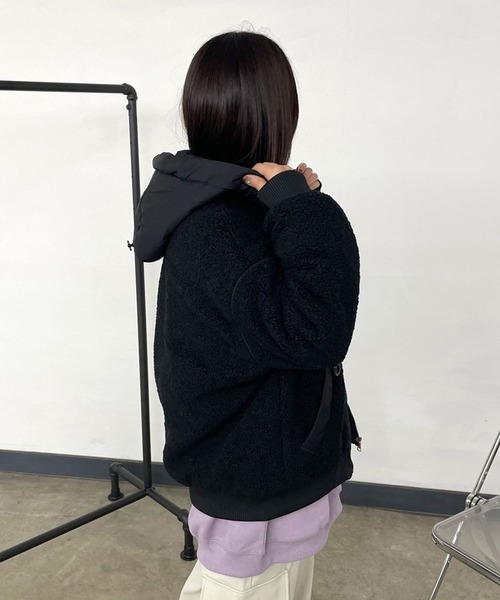 CRB(シーアールビー)の「キルト切替ボアフードブルゾン(ブルゾン・レディース・ブラック/ベージュ/ブラウン・F)」の14枚目の写真